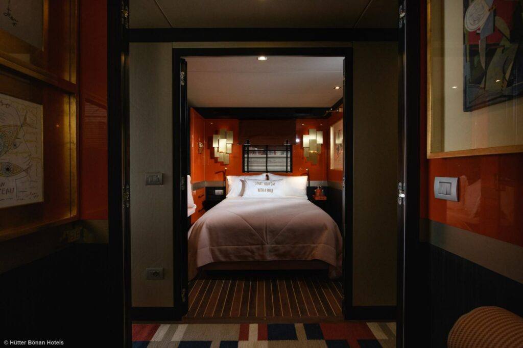 VIP-Kabine mit Dioppelbett